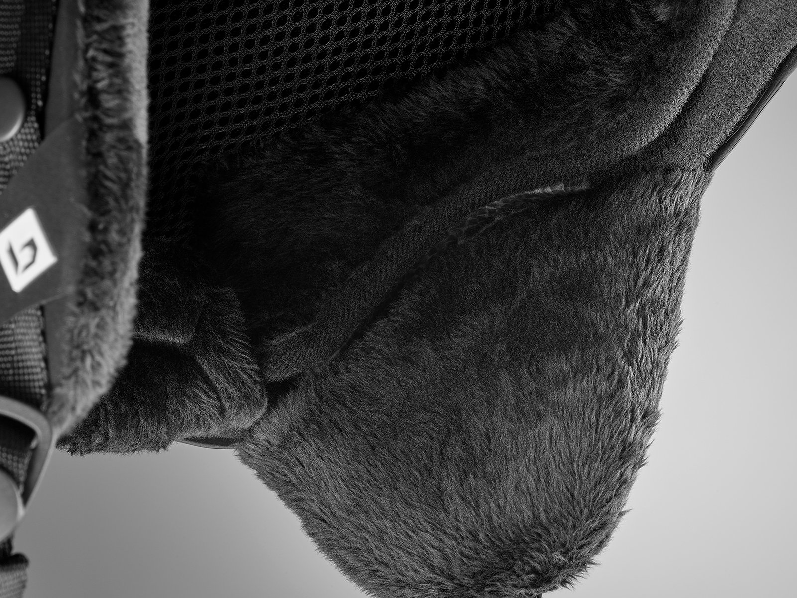 Long-fur
        earpads & lining